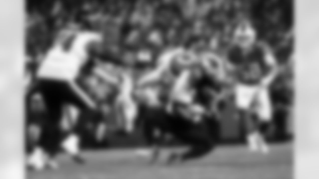 Buffalo Bills vs Philadelphia Eagles, Regular Season, December 28, 2025 at Highmark Stadium.