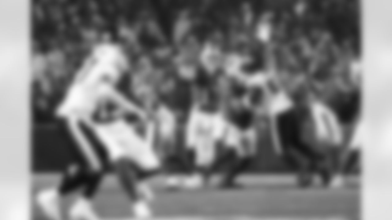 Buffalo Bills vs Philadelphia Eagles, Regular Season, December 28, 2025 at Highmark Stadium.