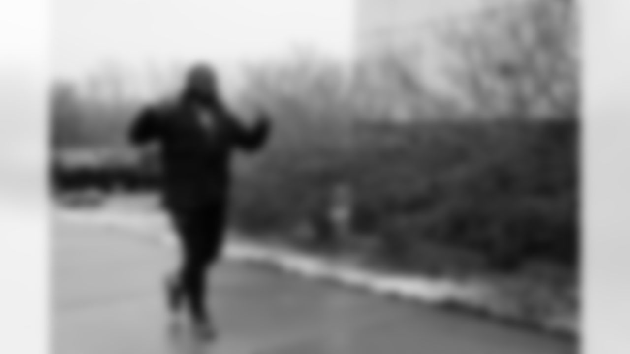 Buffalo Bills vs Philadelphia Eagles, Regular Season, December 28, 2025 at Highmark Stadium.