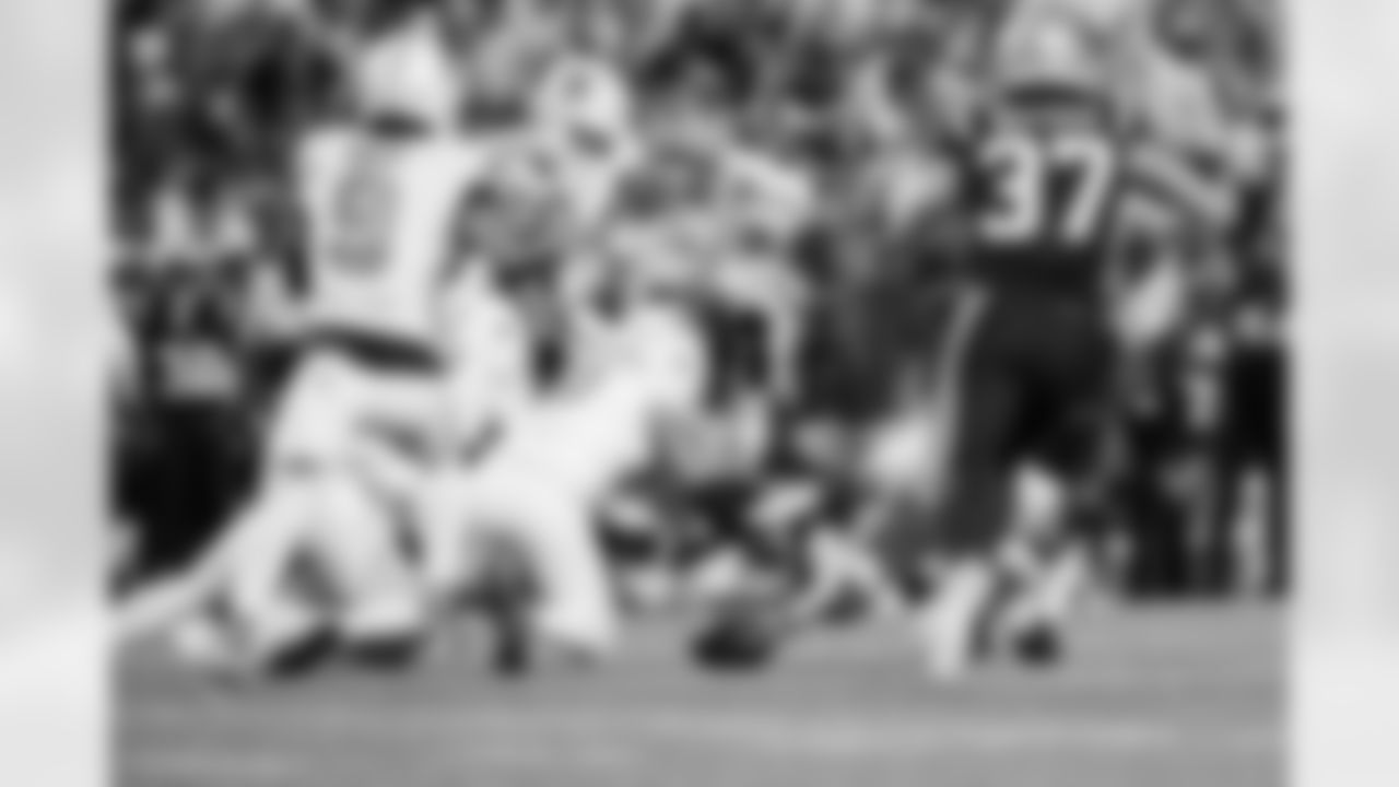 Buffalo Bills vs New England Patriots, Regular Season, October 05, 2025 at Highmark Stadium.