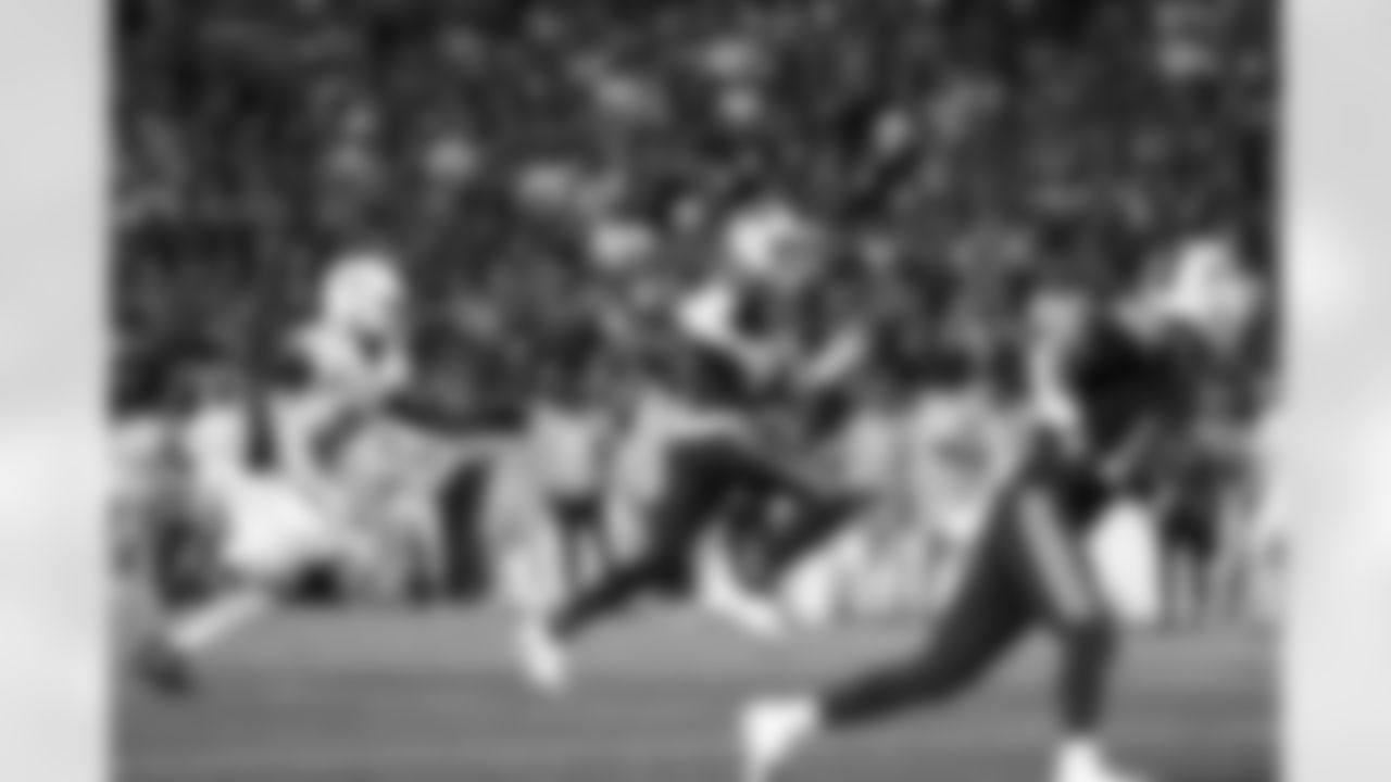 Buffalo Bills vs Miami Dolphins, Regular Season, September 18, 2025 at Highmark Stadium.