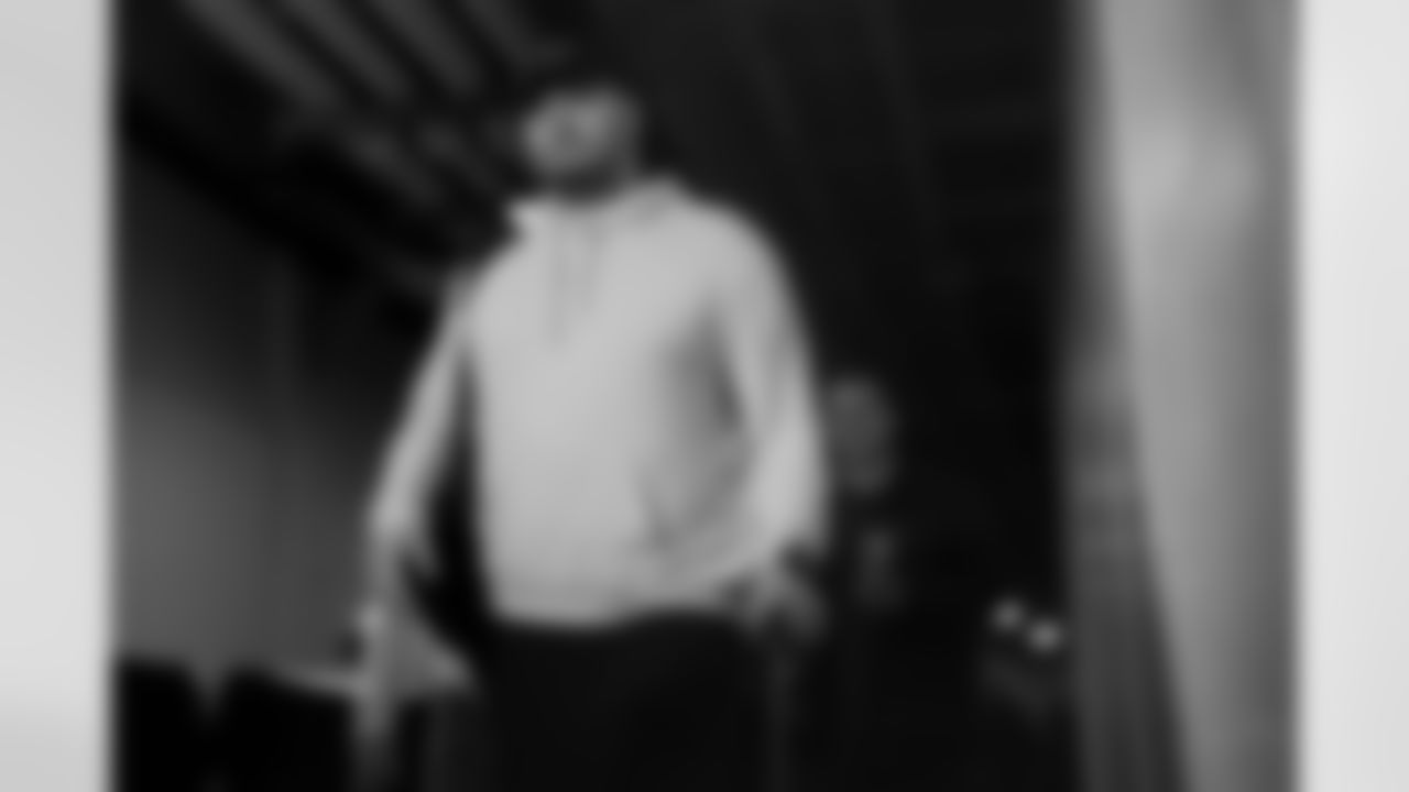 Pittsburgh Steelers vs Buffalo Bills, Regular Season, November 30, 2025 at Acrisure Stadium.