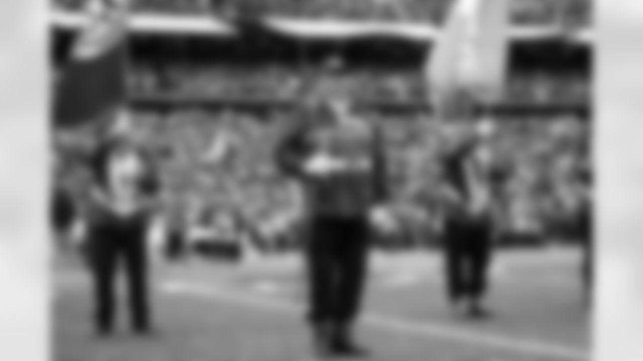 Buffalo Bills vs Tampa Bay Buccaneers, Regular Season, November 16, 2025 at Highmark Stadium.