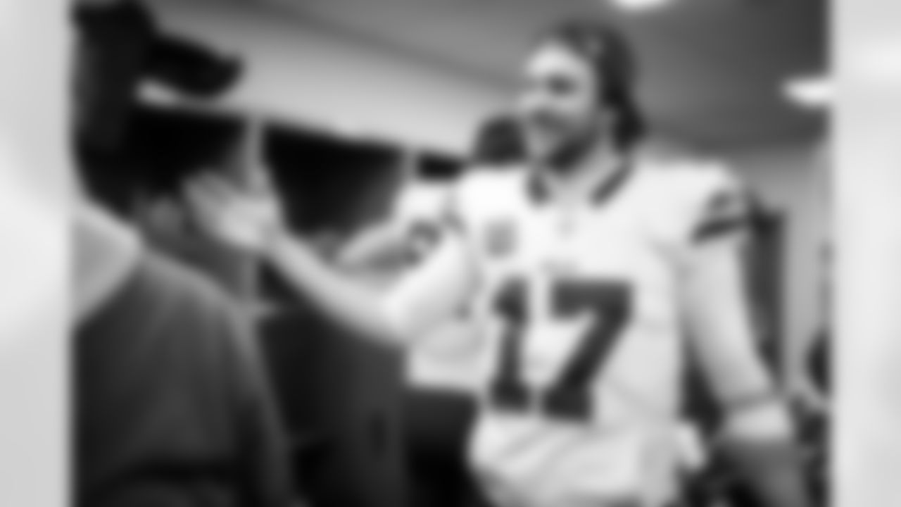 Pittsburgh Steelers vs Buffalo Bills, Regular Season, November 28, 2025 at Acrisure Stadium.