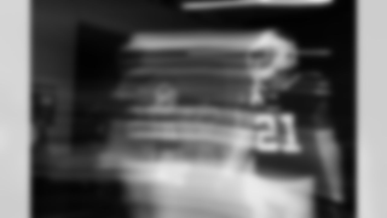 Miami Dolphins vs Buffalo Bills, Regular Season, November 09, 2025 at Hard Rock Stadium.