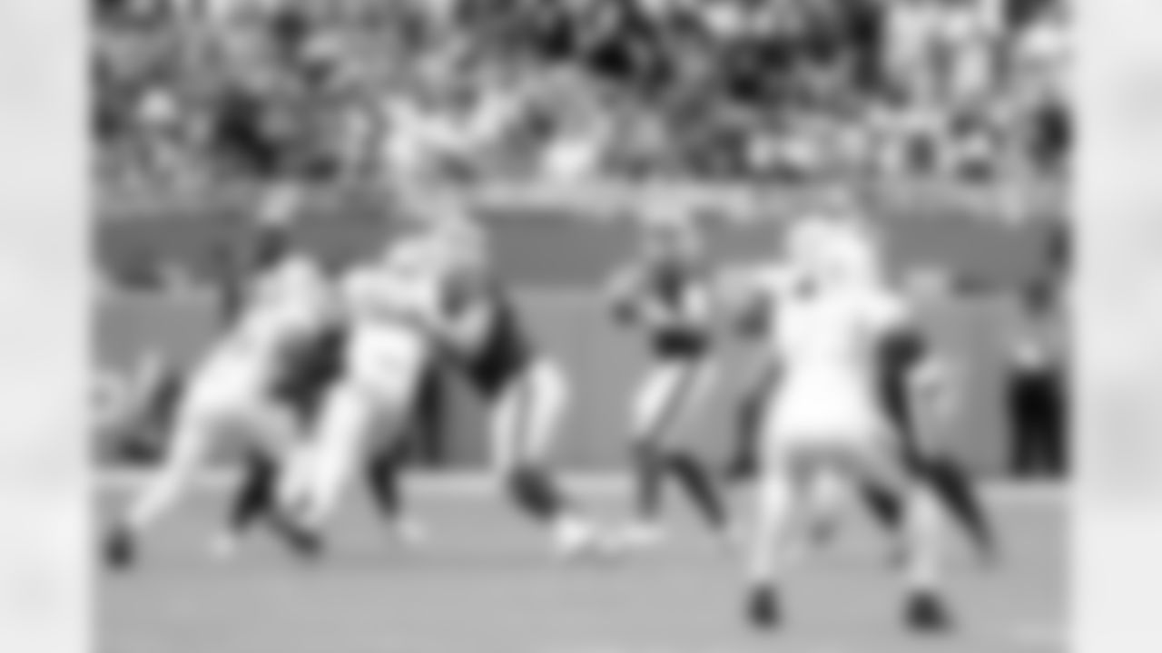 Miami Dolphins vs Buffalo Bills, Regular Season, November 09, 2025 at Hard Rock Stadium.