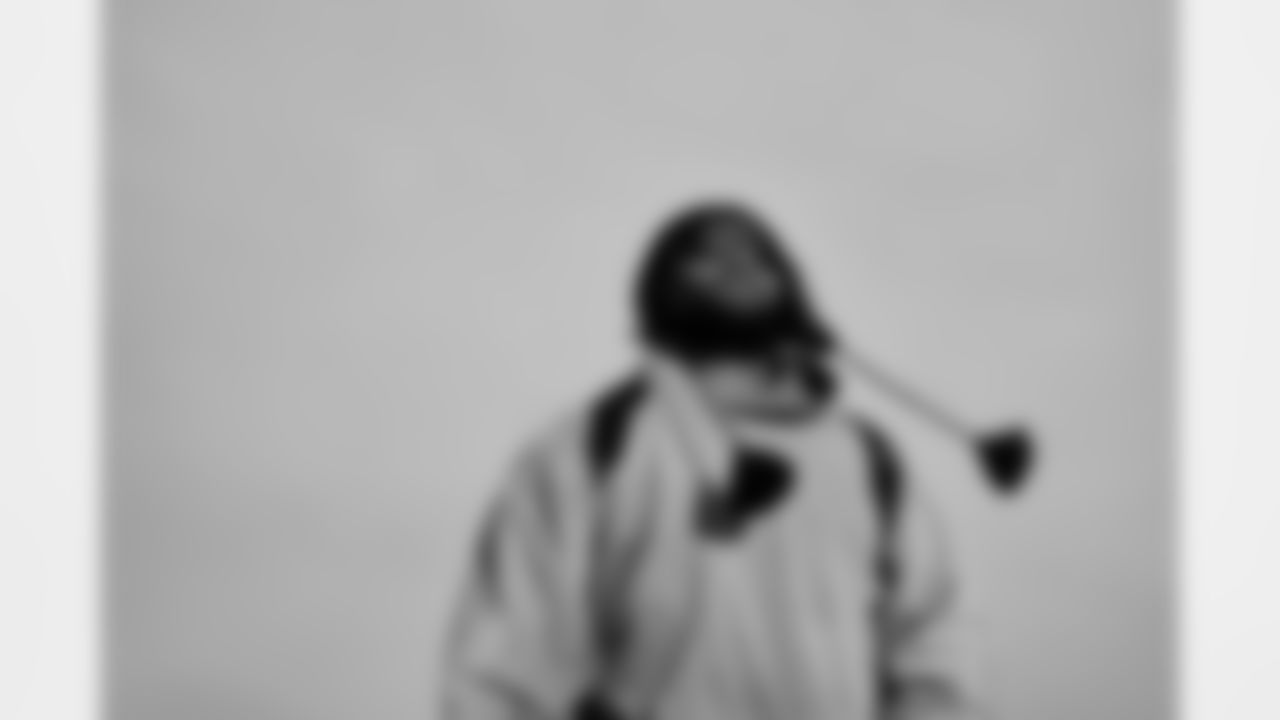 O'Cyrus Torrence (64). Buffalo Bills travel to Foxborough, December 13, 2025 at Buffalo Niagara International Airport.