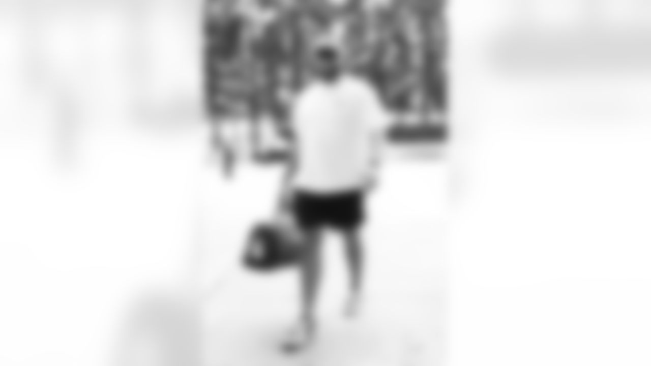 Miami Dolphins vs Buffalo Bills, Regular Season, November 09, 2025 at Hard Rock Stadium.