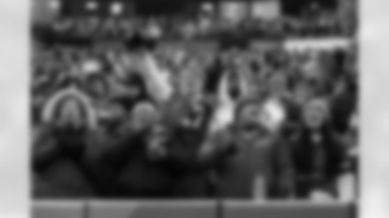 Buffalo Bills vs Tampa Bay Buccaneers, Regular Season, November 16, 2025 at Highmark Stadium.