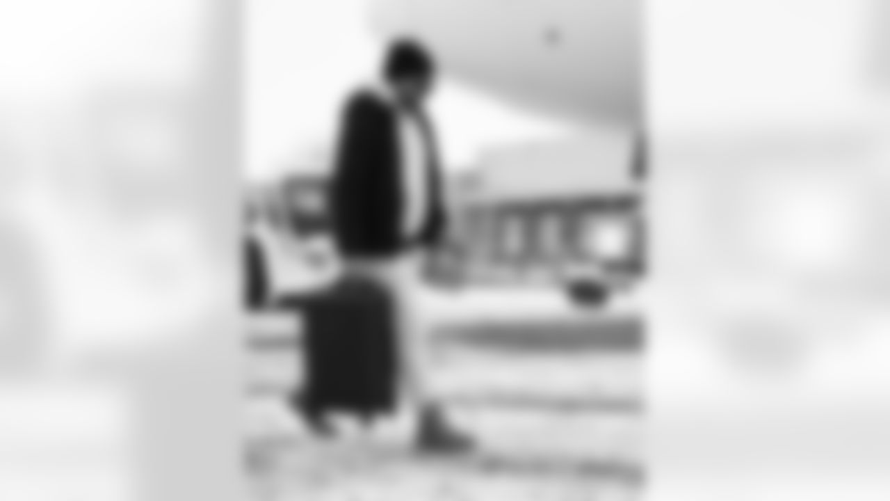 Bobby Babich. Buffalo Bills travel to Foxborough, December 13, 2025 at Buffalo Niagara International Airport.