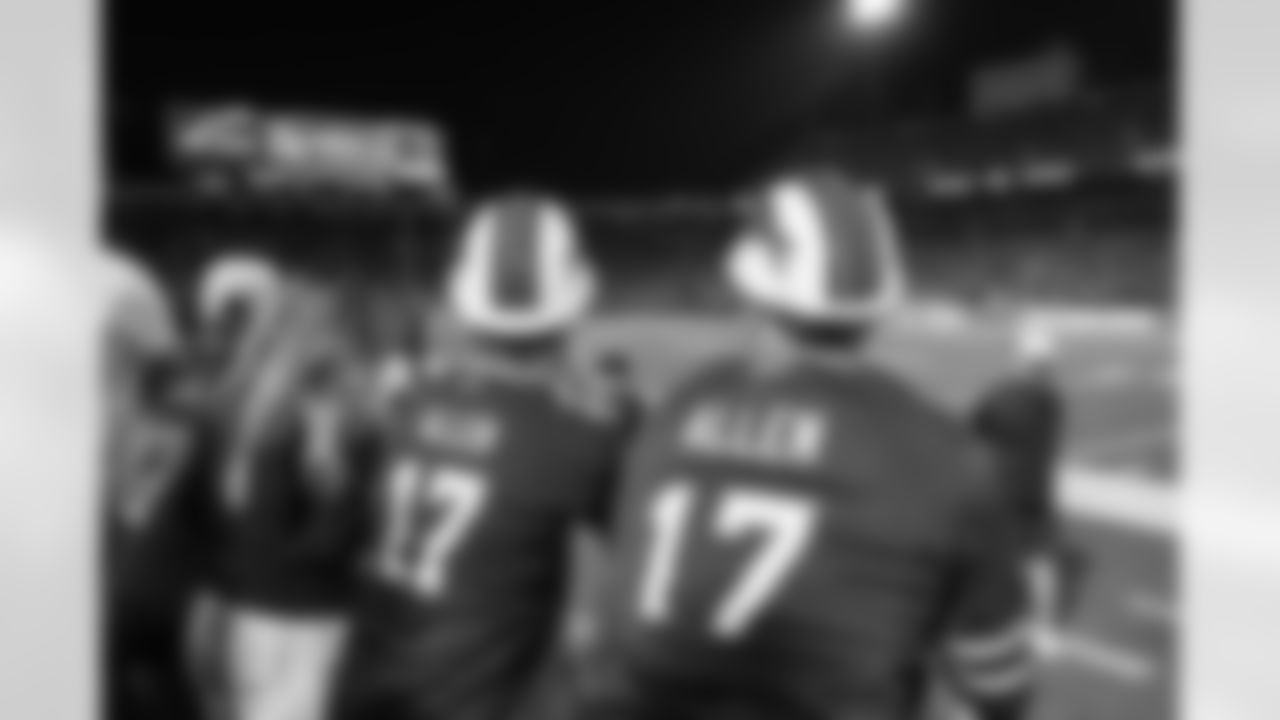 Buffalo Bills vs Miami Dolphins, Regular Season, September 17, 2025 at Highmark Stadium.