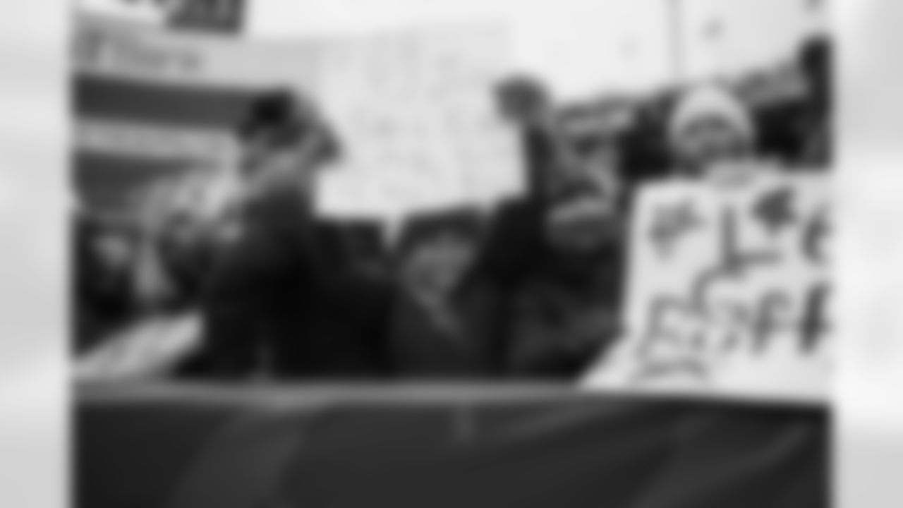 Buffalo Bills vs Tampa Bay Buccaneers, Regular Season, November 16, 2025 at Highmark Stadium.