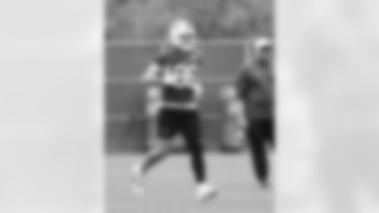 Dalton Kincaid (86). Buffalo Bills OTA workouts, May 27, 2025 at the Buffalo Bills Training Center.