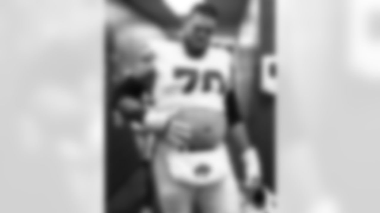 Buffalo Bills vs Tampa Bay Buccaneers, Regular Season, November 16, 2025 at Highmark Stadium.