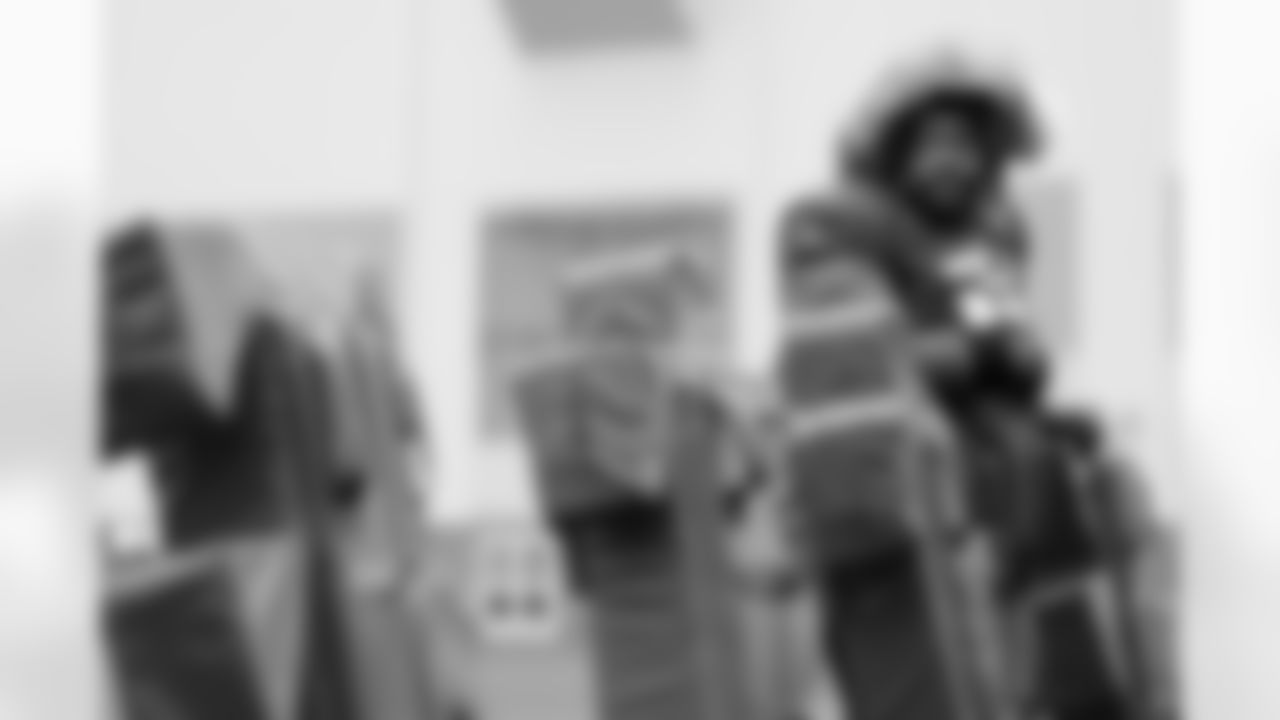 Jordan Phillips (52). Buffalo Bills Week 11 Practice, November 13, 2025 at Buffalo Bills Training Center.