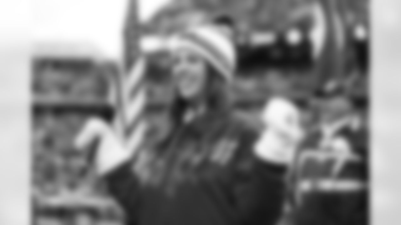 Buffalo Bills vs Tampa Bay Buccaneers, Regular Season, November 16, 2025 at Highmark Stadium.