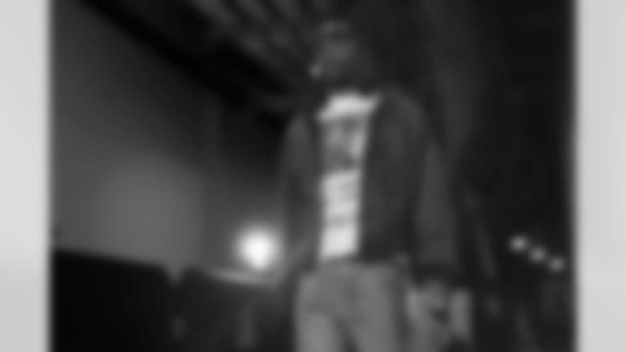 Pittsburgh Steelers vs Buffalo Bills, Regular Season, November 30, 2025 at Acrisure Stadium.