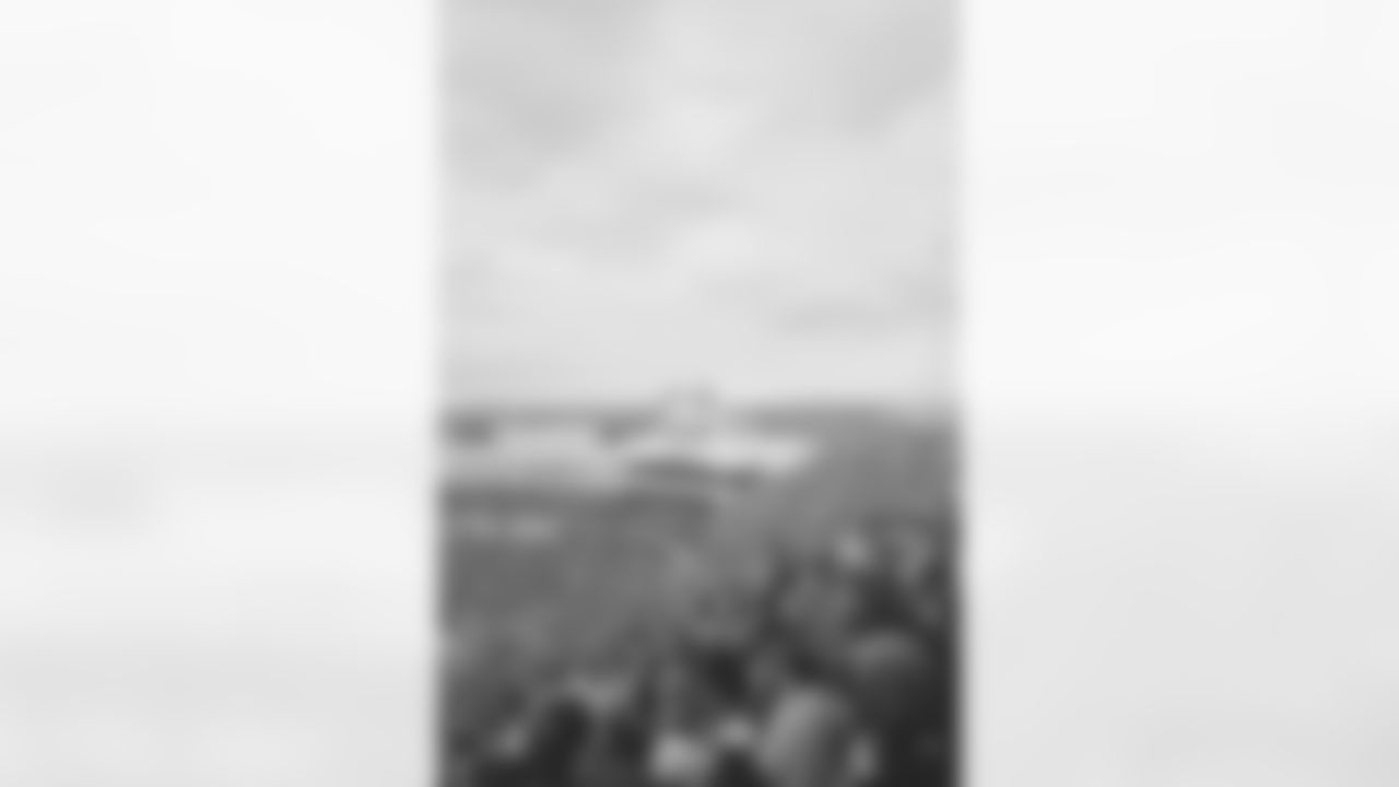 Buffalo Bills vs Tampa Bay Buccaneers, Regular Season, November 17, 2025 at Highmark Stadium.