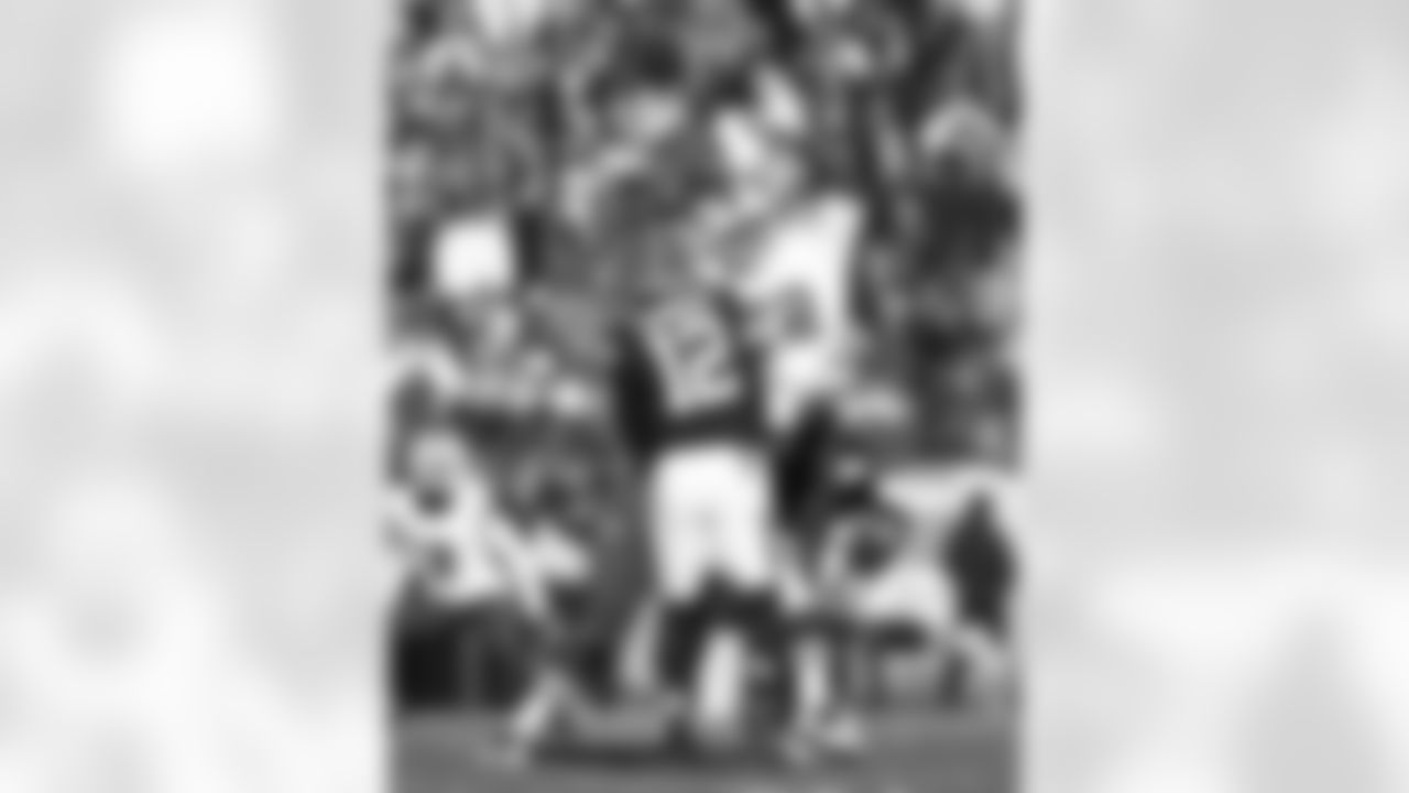 Cleveland Browns vs Buffalo Bills, Regular Season, December 21, 2025 at Huntington Bank Field.