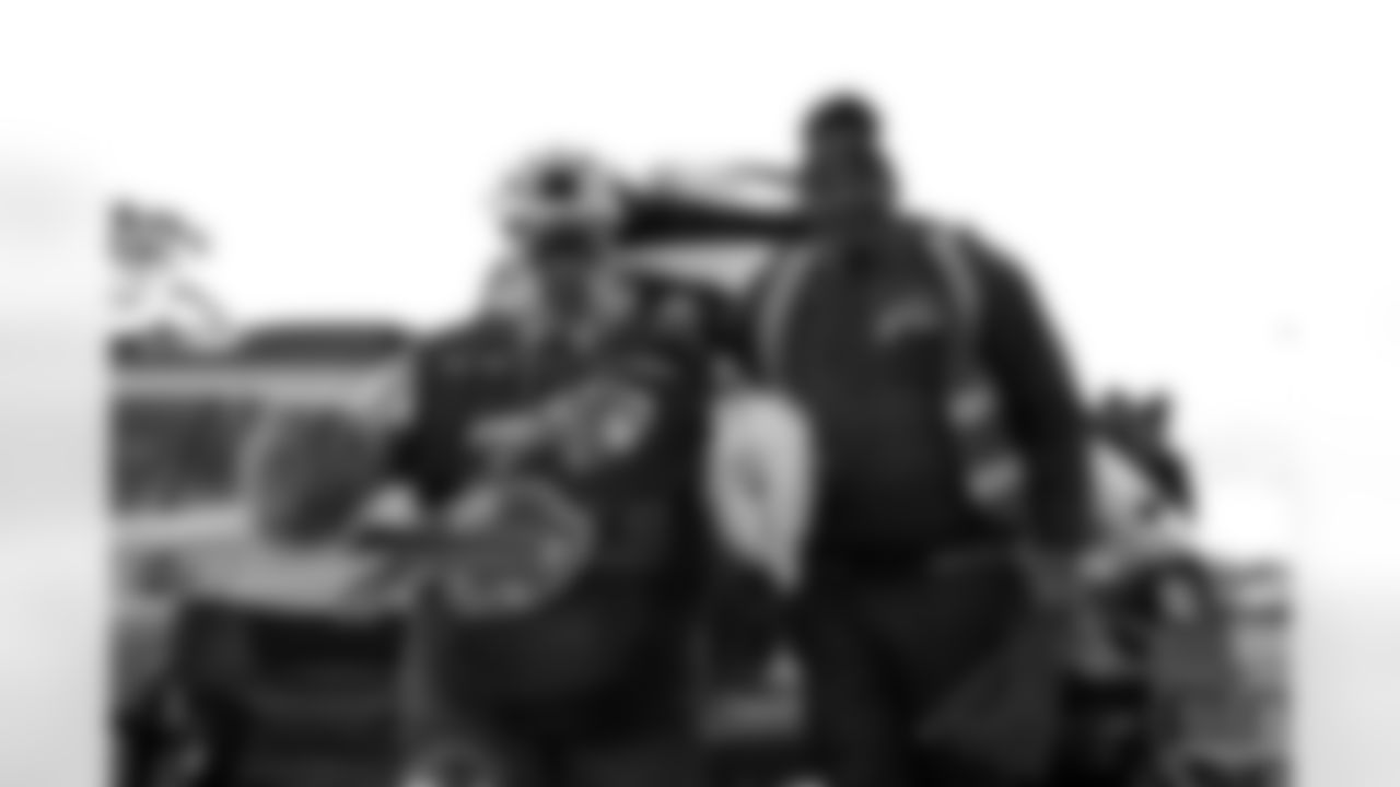 Buffalo Bills vs Tampa Bay Buccaneers, Regular Season, November 16, 2025 at Highmark Stadium.