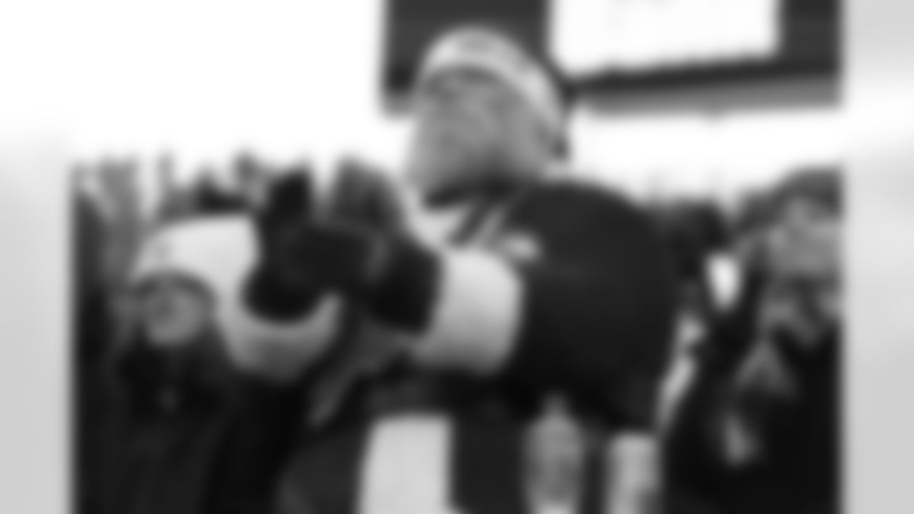 Cleveland Browns vs Buffalo Bills, Regular Season, December 21, 2025 at Huntington Bank Field.