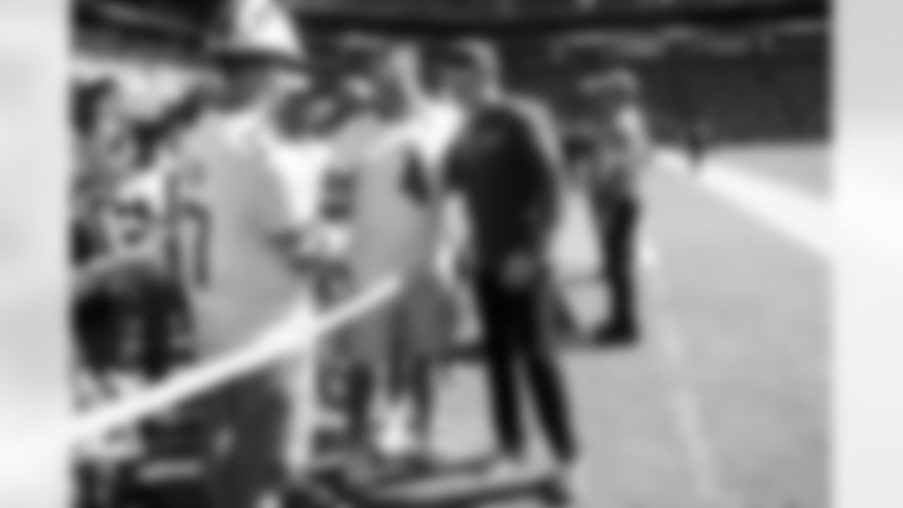 Miami Dolphins vs Buffalo Bills, Regular Season, November 09, 2025 at Hard Rock Stadium.