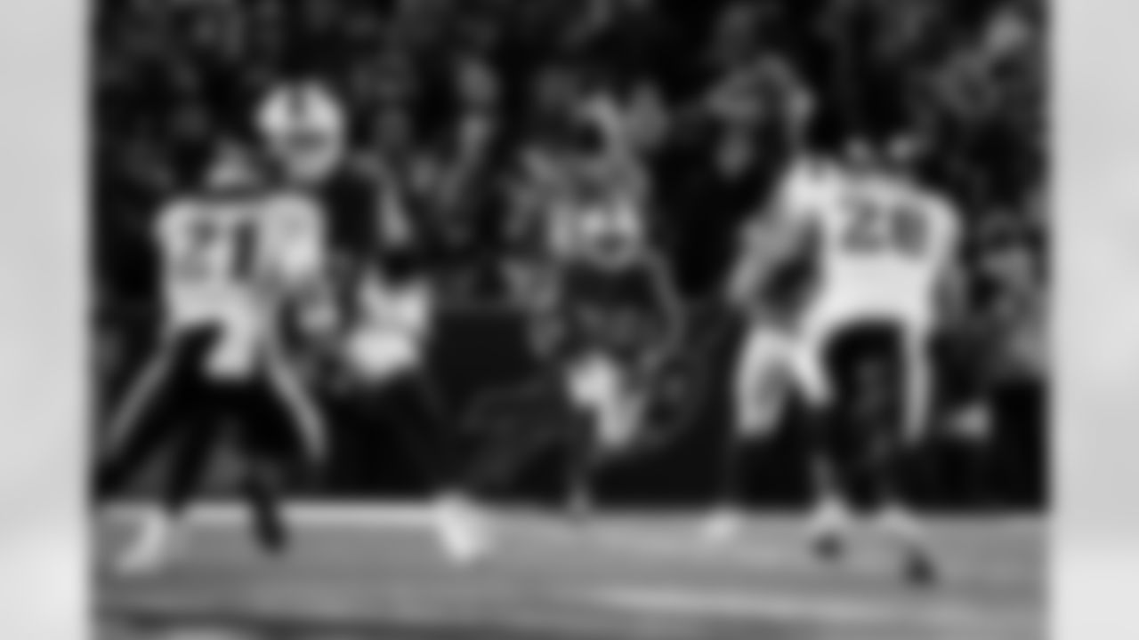 Buffalo Bills vs Philadelphia Eagles, Regular Season, December 28, 2025 at Highmark Stadium.