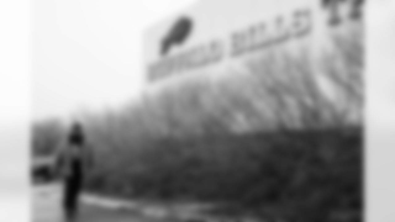 Buffalo Bills vs Philadelphia Eagles, Regular Season, December 28, 2025 at Highmark Stadium.