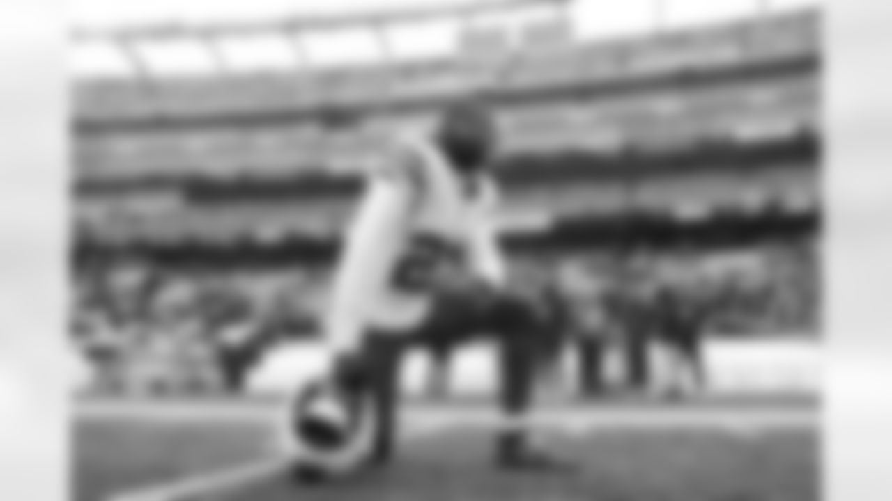 New England Patriots vs Buffalo Bills, Regular Season, December 14, 2025 at Gillette Stadium.