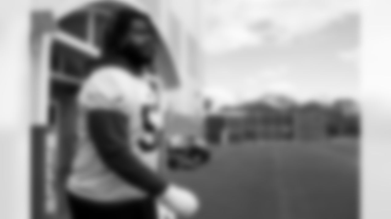 Jordan Phillips (52). Buffalo Bills Week 10 Practice, November 06, 2025 at Buffalo Bills Training Center.