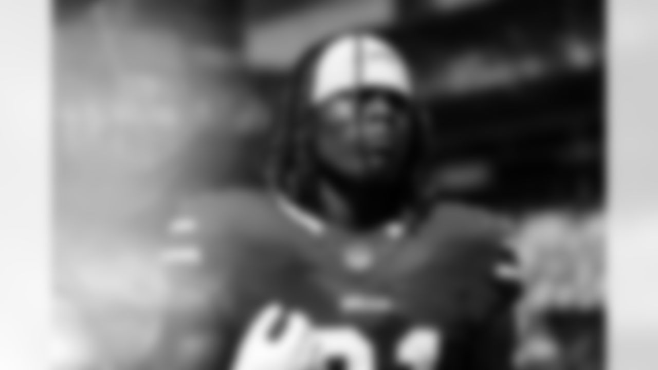 Miami Dolphins vs Buffalo Bills, Regular Season, November 09, 2025 at Hard Rock Stadium.