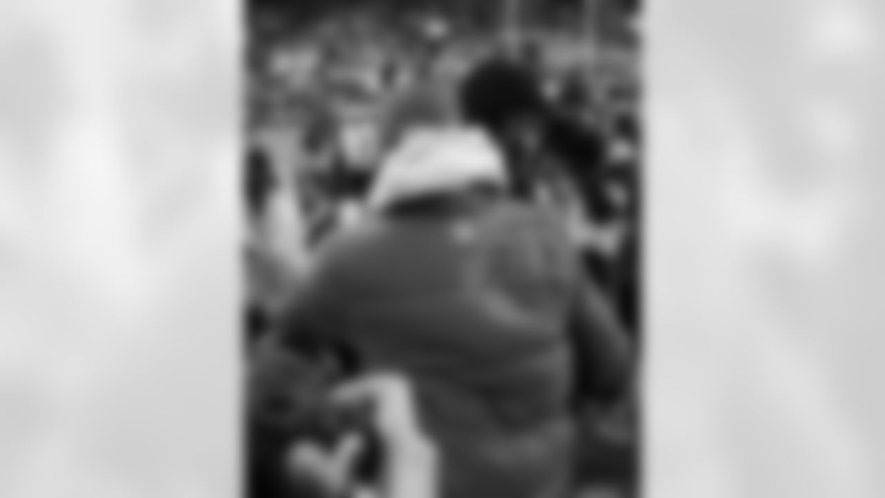 Pittsburgh Steelers vs Buffalo Bills, Regular Season, November 30, 2025 at Acrisure Stadium.