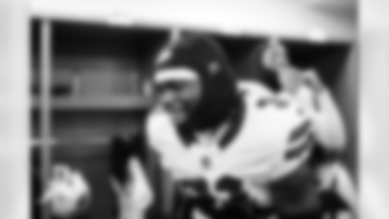 Pittsburgh Steelers vs Buffalo Bills, Regular Season, November 28, 2025 at Acrisure Stadium.