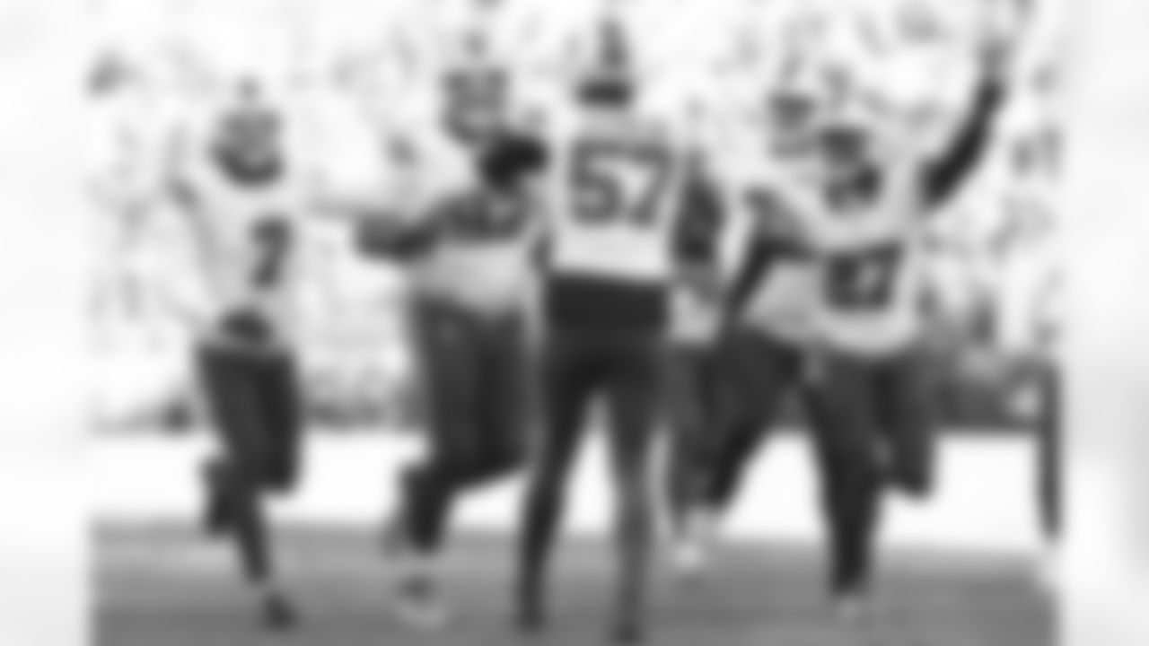 Cleveland Browns vs Buffalo Bills, Regular Season, December 21, 2025 at Huntington Bank Field.