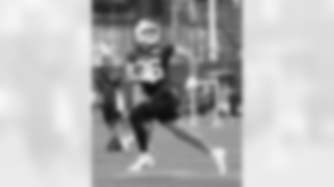 Dalton Kincaid (86). Buffalo Bills OTA workouts, June 03, 2025 at the Buffalo Bills Training Center.
