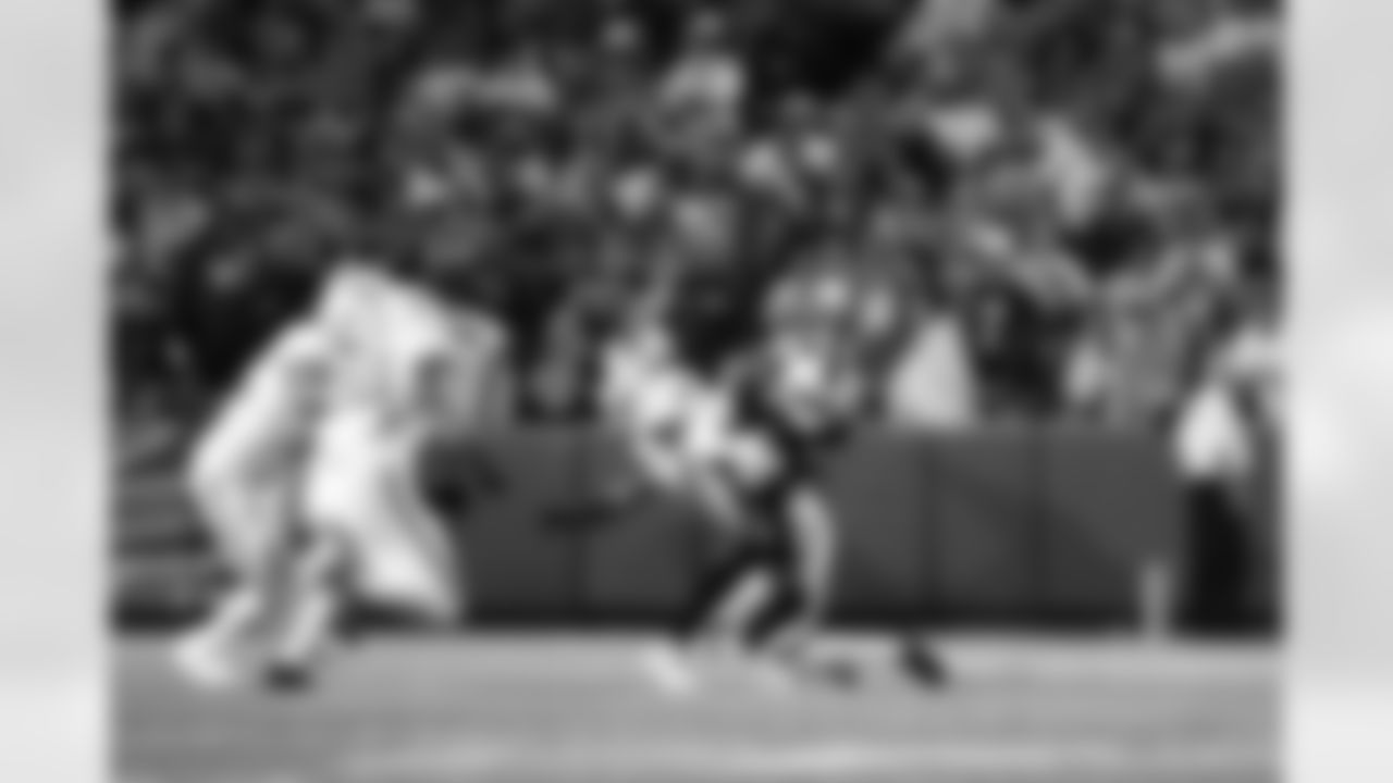 Buffalo Bills vs Miami Dolphins, Regular Season, September 18, 2025 at Highmark Stadium.