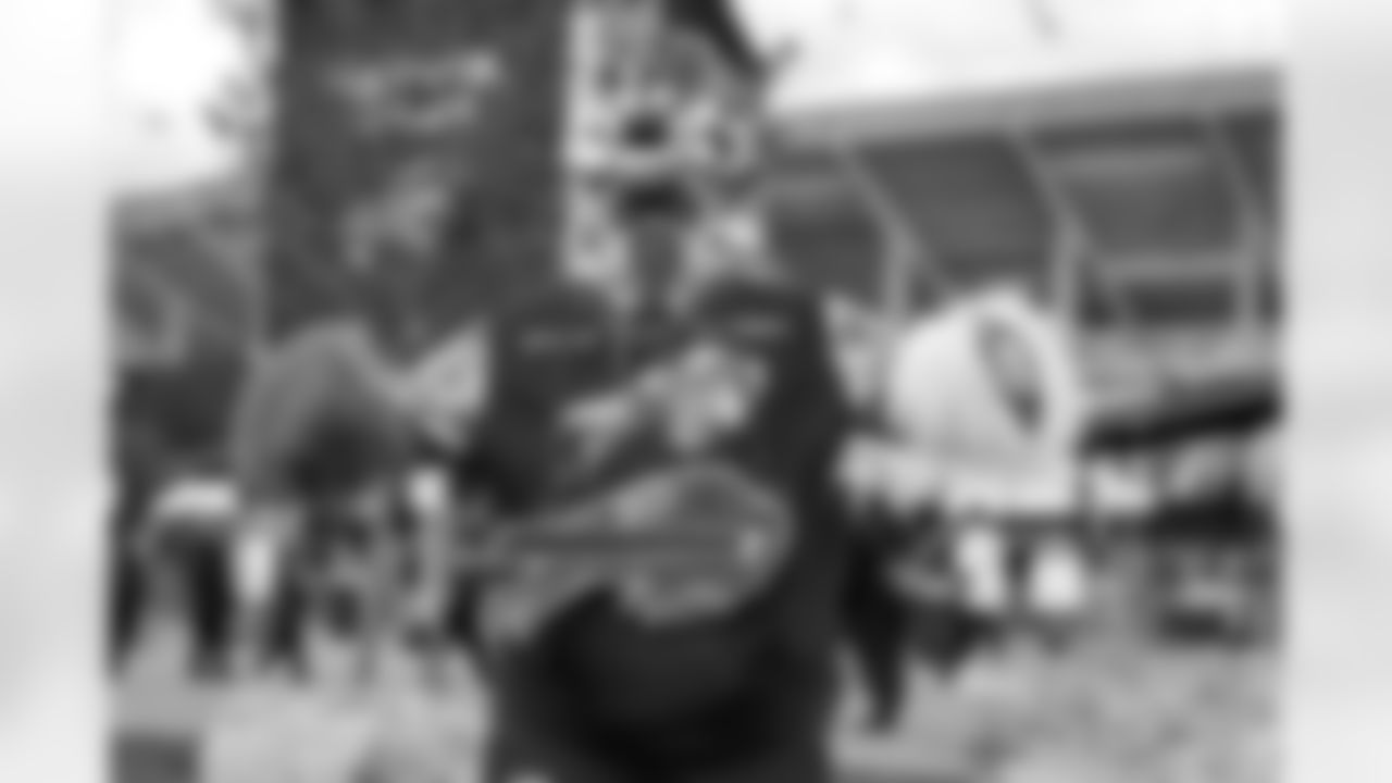 Buffalo Bills vs Tampa Bay Buccaneers, Regular Season, November 16, 2025 at Highmark Stadium.