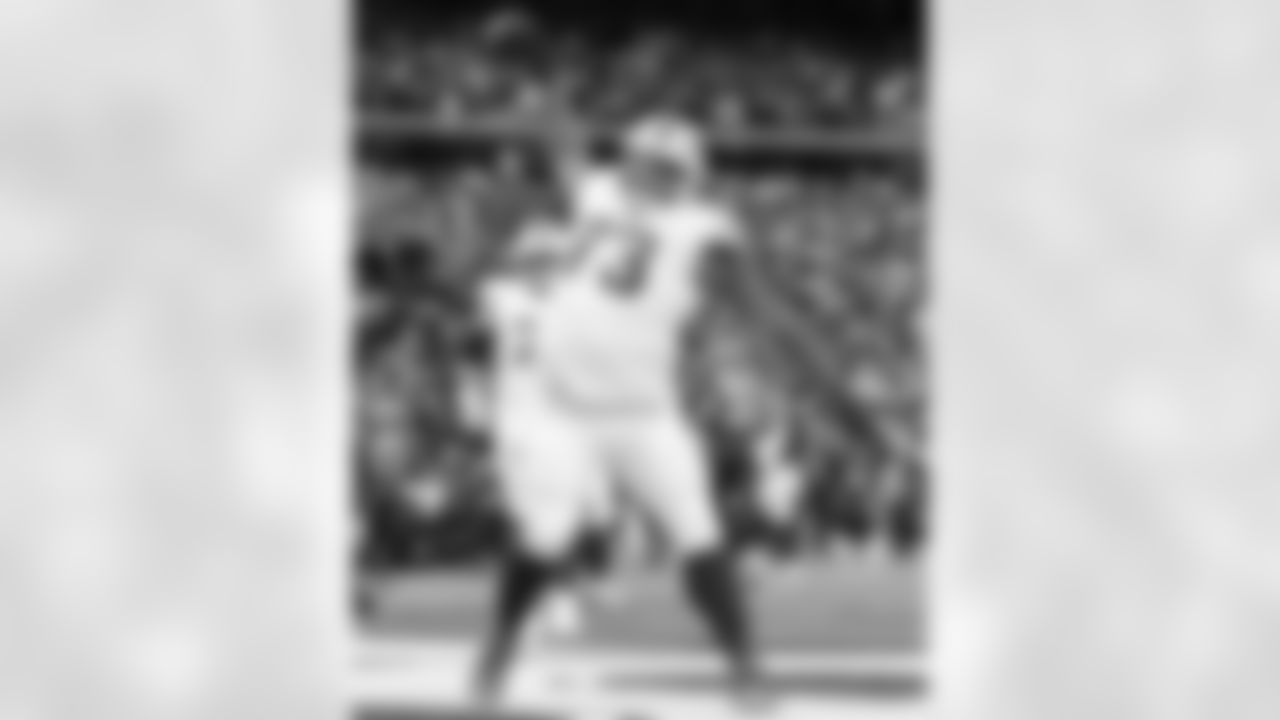 Buffalo Bills vs Tampa Bay Buccaneers, Regular Season, November 16, 2025 at Highmark Stadium.