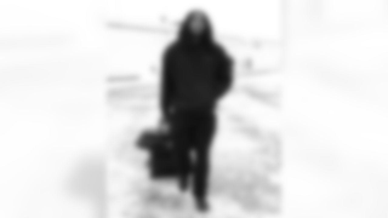 Dorian Williams (42). Buffalo Bills travel to Foxborough, December 13, 2025 at Buffalo Niagara International Airport.