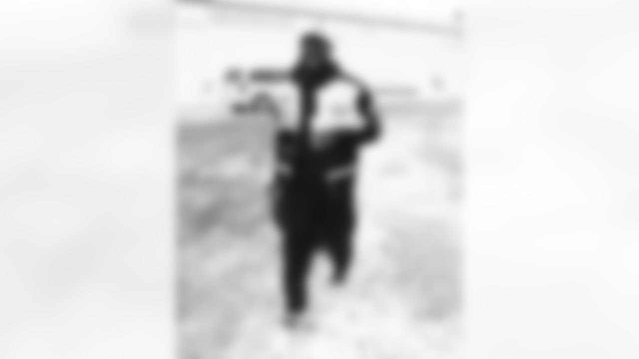 Nick Lacy. Buffalo Bills travel to Foxborough, December 13, 2025 at Buffalo Niagara International Airport.