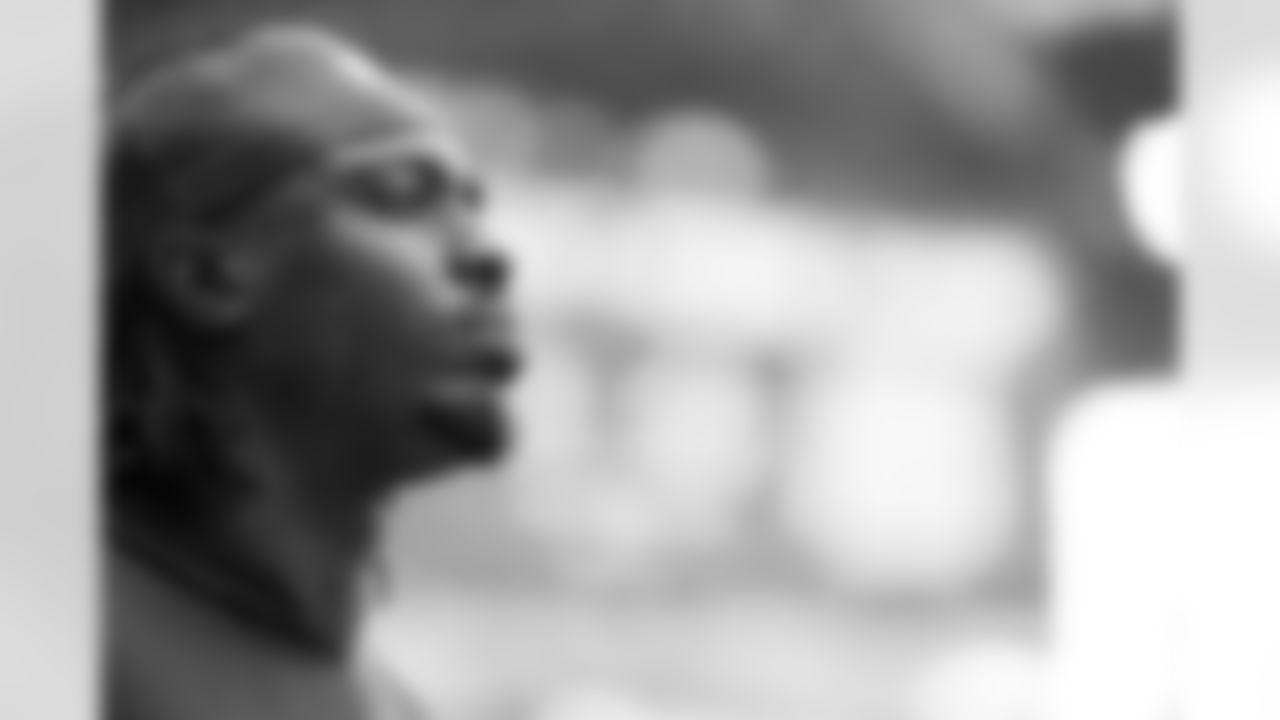 Miami Dolphins vs Buffalo Bills, Regular Season, November 09, 2025 at Hard Rock Stadium.