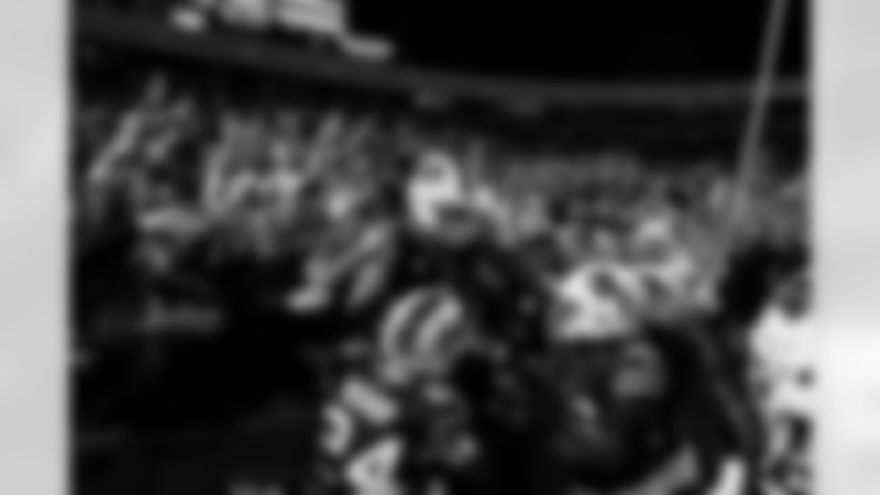 Buffalo Bills vs Miami Dolphins, Regular Season, September 18, 2025 at Highmark Stadium.