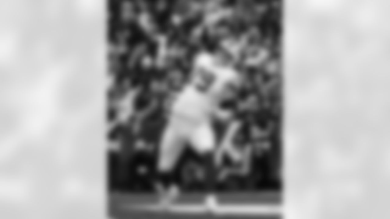 Buffalo Bills vs Tampa Bay Buccaneers, Regular Season, November 16, 2025 at Highmark Stadium.