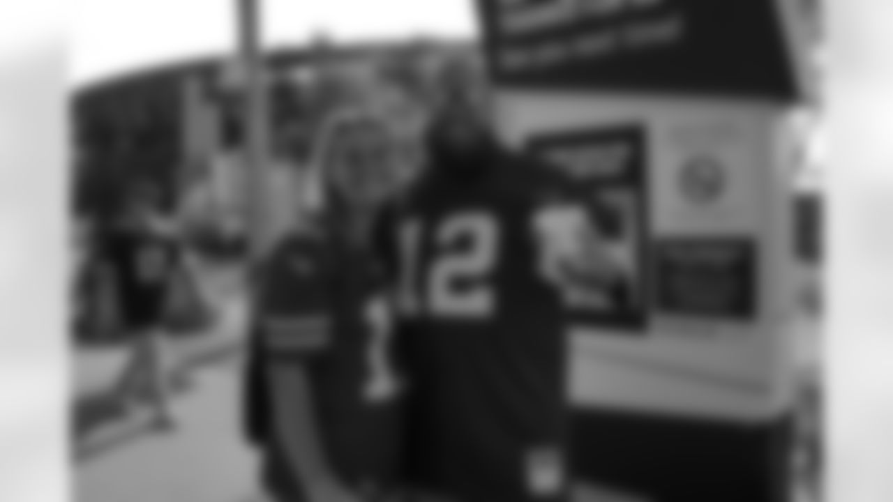 Buffalo Bills vs Miami Dolphins, Regular Season, September 18, 2025 at Highmark Stadium.