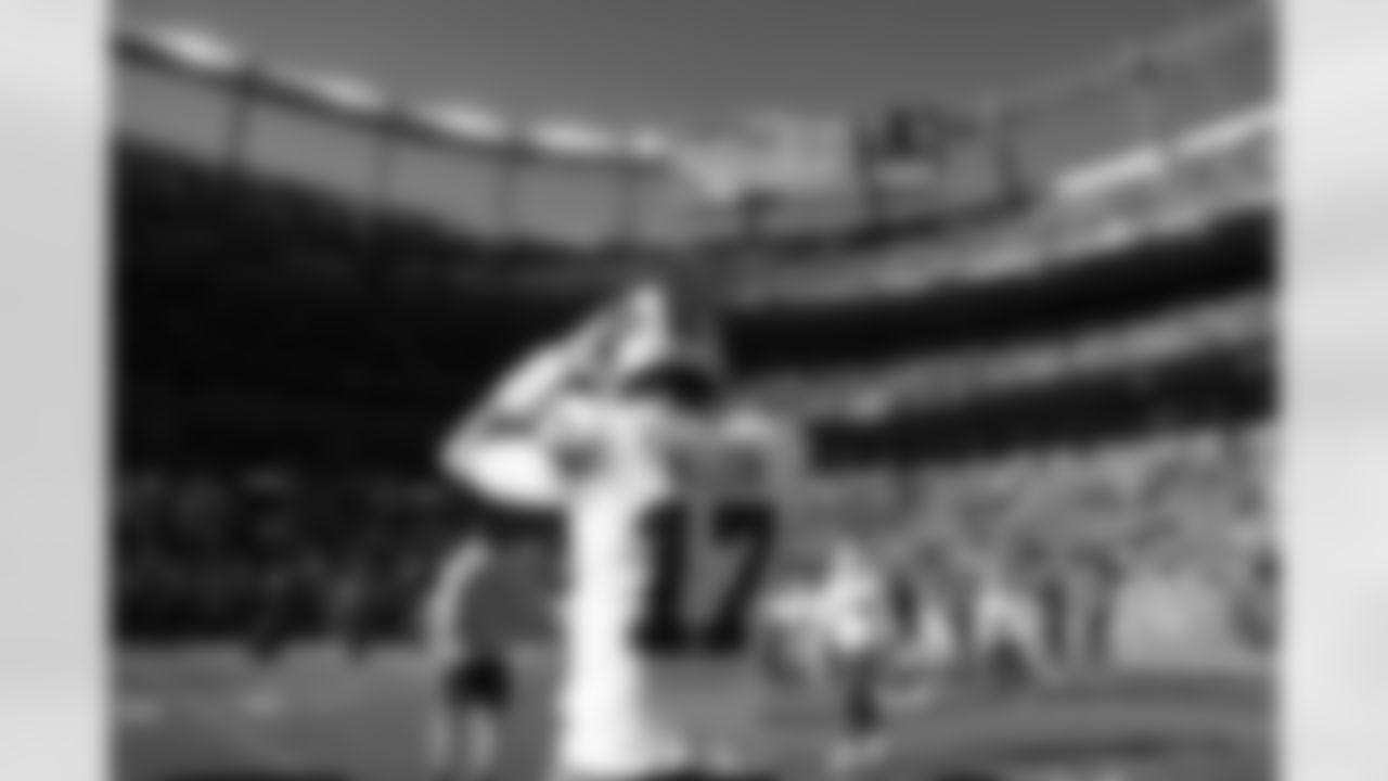 Buffalo Bills vs Denver Broncos, Divisional Game, January 17, 2026 at Empower Field at Mile High.