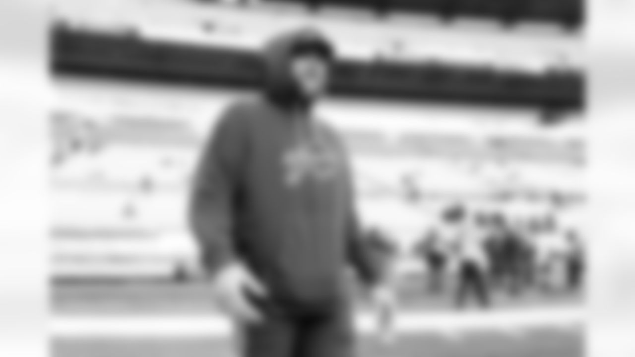 Pittsburgh Steelers vs Buffalo Bills, Regular Season, November 30, 2025 at Acrisure Stadium.