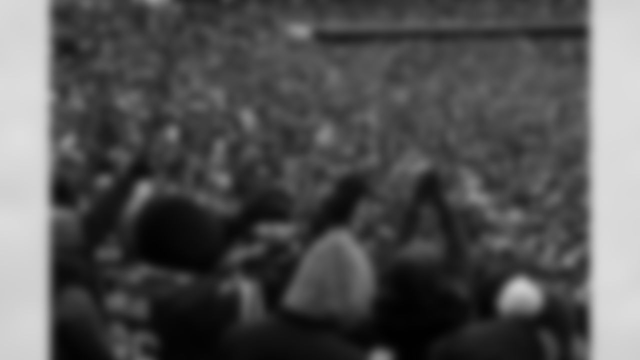 Buffalo Bills vs Tampa Bay Buccaneers, Regular Season, November 16, 2025 at Highmark Stadium.