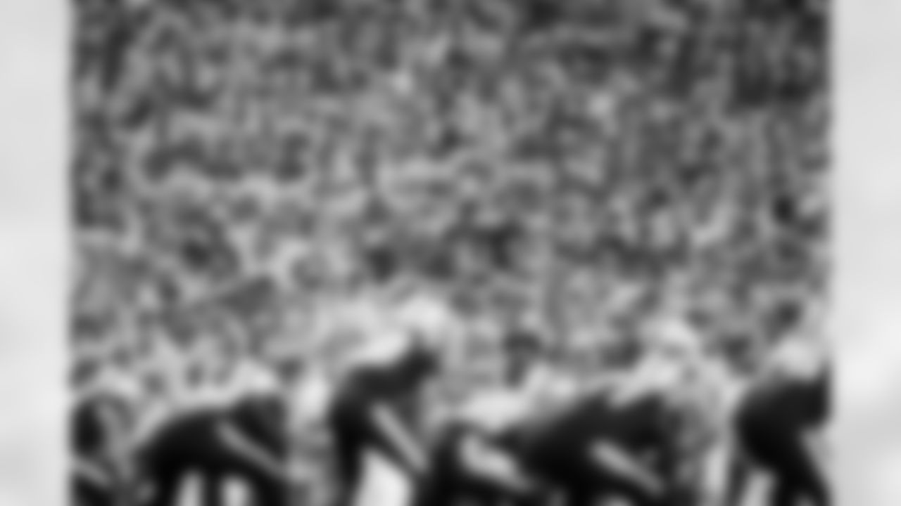Buffalo Bills vs New England Patriots, Regular Season, October 05, 2025 at Highmark Stadium.