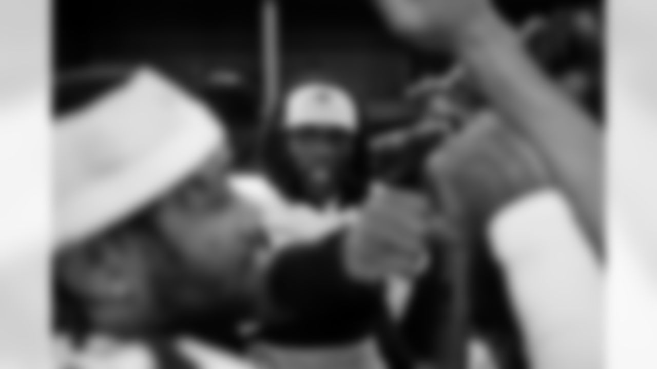 Pittsburgh Steelers vs Buffalo Bills, Regular Season, November 28, 2025 at Acrisure Stadium.