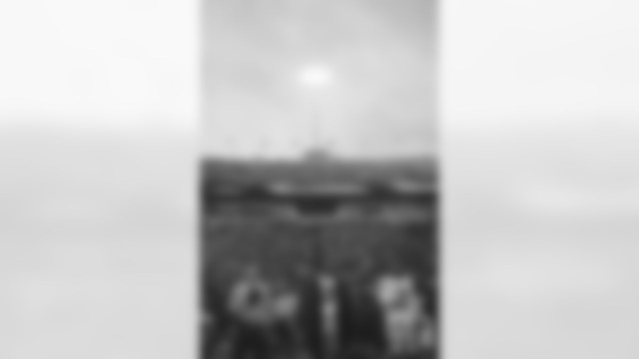 Buffalo Bills vs Tampa Bay Buccaneers, Regular Season, November 17, 2025 at Highmark Stadium.